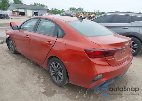 2023 Kia Forte Lxs z USA, uszkodzony, nr VIN 3KPF24AD3PE516092